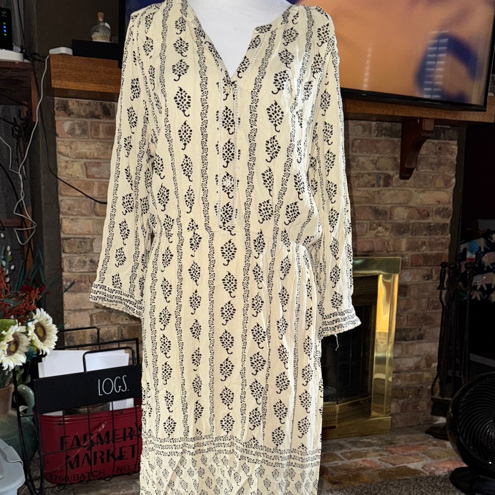 LOFT Cream and Black Patterned Long Sleeve Dress